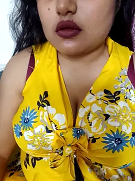 Snapshot of Cuty-Lina chatting on 11/19/25, 01:22 Cuty-Lina online show from 11/19/25, 01:22