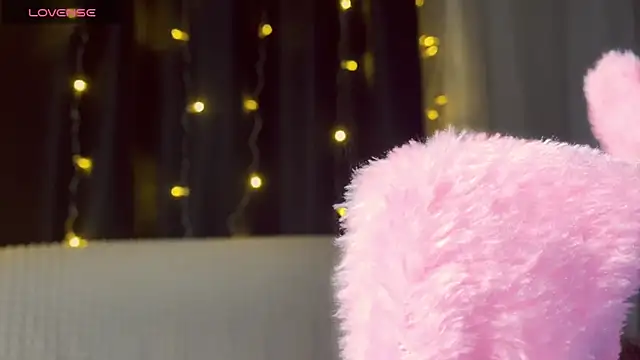 Snapshot of Veksal1a chatting on 11/27/25, 04:42 Veksal1a online show from 11/27/25, 04:42