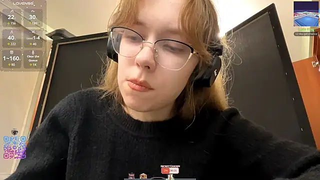 Snapshot of JuneCooper chatting on 10/18/25, 01:56 JuneCooper online show from 10/18/25, 01:56