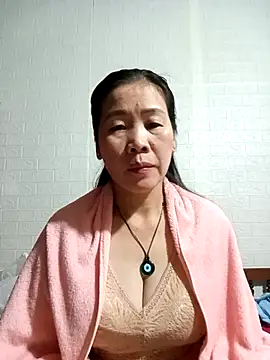 tabby-cat11 online show from 11/19/25, 05:57