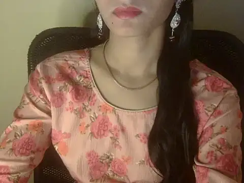 Snapshot of Shezi_N chatting on 01/07/26, 01:57 Shezi N online show from 01/07/26, 01:57