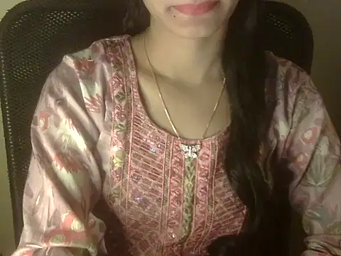 Snapshot of Shezi_N chatting on 02/10/26, 02:32 Shezi N online show from 02/10/26, 02:32