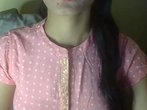 Snapshot of Shezi_N chatting on 04/23/26, 12:29 Shezi N online show from 04/23/26, 12:29