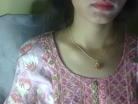 Snapshot of Shezi_N chatting on 04/29/26, 05:30 Shezi N online show from 04/29/26, 05:30