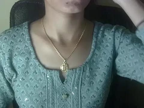 Snapshot of Shezi_N chatting on 05/11/26, 04:04 Shezi N online show from 05/11/26, 04:04