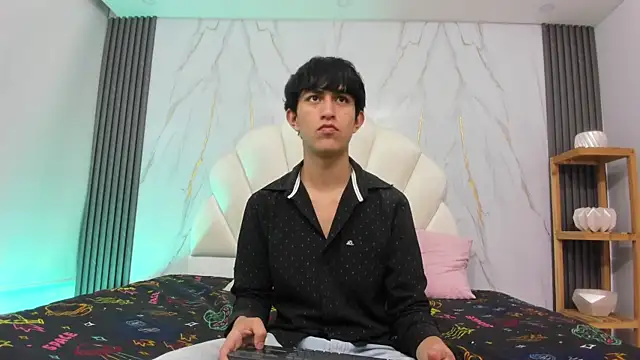 hoot booys  online show from 12/04/25, 07:33