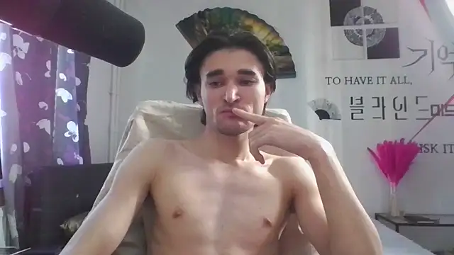 Snapshot of lilshotik chatting on 10/18/25, 10:27 lilshotik online show from 10/18/25, 10:27