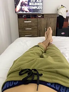 Snapshot of leozin01 chatting on 11/02/25, 09:50 leozin01 online show from 11/02/25, 09:50