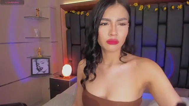 Snapshot of TanyaBello chatting on 11/28/25, 01:14 TanyaBello online show from 11/28/25, 01:14