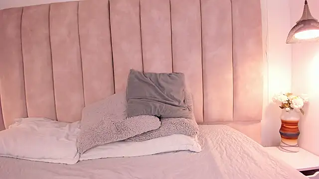 Snapshot of Marie_Rosee_ chatting on 10/22/25, 12:38 Marie Rosee online show from 10/22/25, 12:38