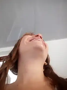 Snapshot of bambiluly chatting on 10/20/25, 03:12 bambiluly online show from 10/20/25, 03:12