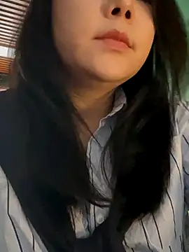 Snapshot of Alice9988 chatting on 10/17/25, 08:28 Alice9988 online show from 10/17/25, 08:28