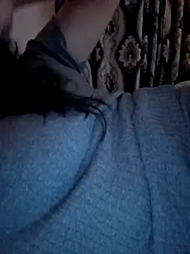 Snapshot of Ariana381 chatting on 10/29/25, 09:49 Ariana381 online show from 10/29/25, 09:49