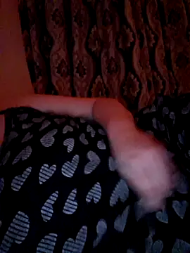 Snapshot of Ariana381 chatting on 10/31/25, 11:06 Ariana381 online show from 10/31/25, 11:06