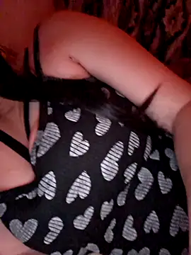 Snapshot of Ariana381 chatting on 11/05/25, 09:15 Ariana381 online show from 11/05/25, 09:15