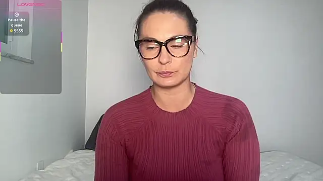 Mandyrheaa online show from 12/19/25, 12:17