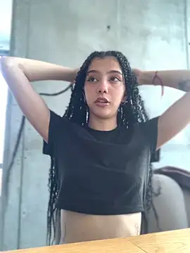 Snapshot of MiaaCute- chatting on 11/03/25, 09:48 MiaaCute- online show from 11/03/25, 09:48