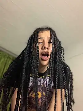 Snapshot of MiaaCute- chatting on 11/15/25, 12:52 MiaaCute- online show from 11/15/25, 12:52