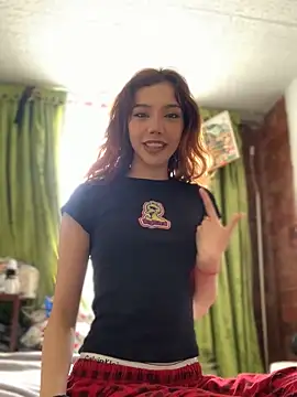 Snapshot of MiaaCute- chatting on 02/18/26, 07:10 MiaaCute- online show from 02/18/26, 07:10