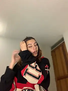 Snapshot of MiaaCute- chatting on 02/25/26, 12:42 MiaaCute- online show from 02/25/26, 12:42