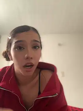 Snapshot of MiaaCute- chatting on 03/04/26, 09:21 MiaaCute- online show from 03/04/26, 09:21