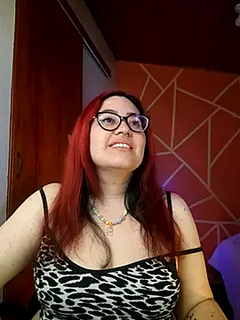 Snapshot of Violetafetish-dirty chatting on 03/14/25, 03:59 Violetafetish-dirty online show from 03/14/25, 03:59