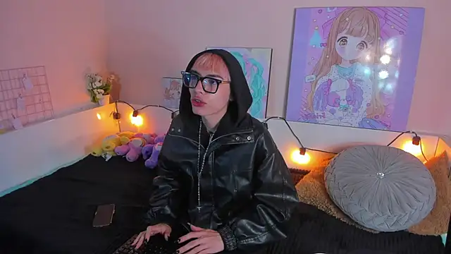 Strawberry Kitty  online show from 11/03/25, 03:30