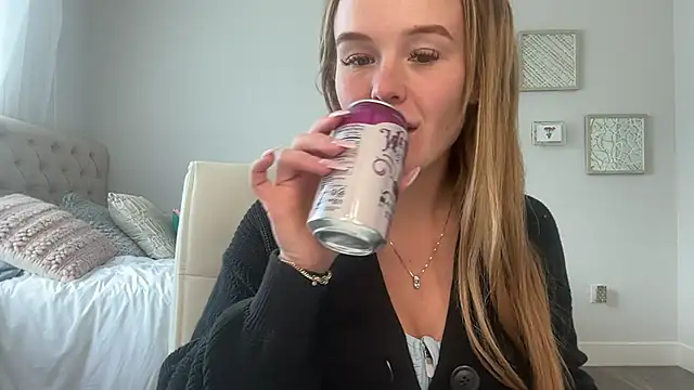 Amberjayxox0 online show from 11/17/25, 08:14