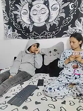 emily n abby online show from 06/05/26, 01:50