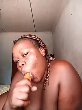 Snapshot of Roronae chatting on 10/27/25, 11:14 Roronae online show from 10/27/25, 11:14