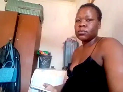 Snapshot of Roronae chatting on 02/14/26, 07:49 Roronae online show from 02/14/26, 07:49