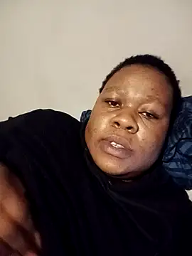 Snapshot of Roronae chatting on 03/16/26, 10:47 Roronae online show from 03/16/26, 10:47