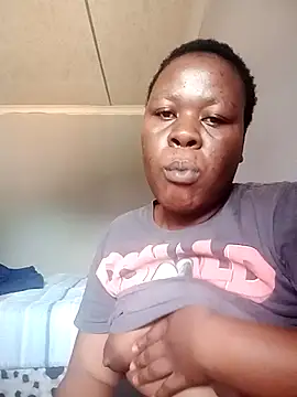 Snapshot of Roronae chatting on 03/18/26, 12:19 Roronae online show from 03/18/26, 12:19