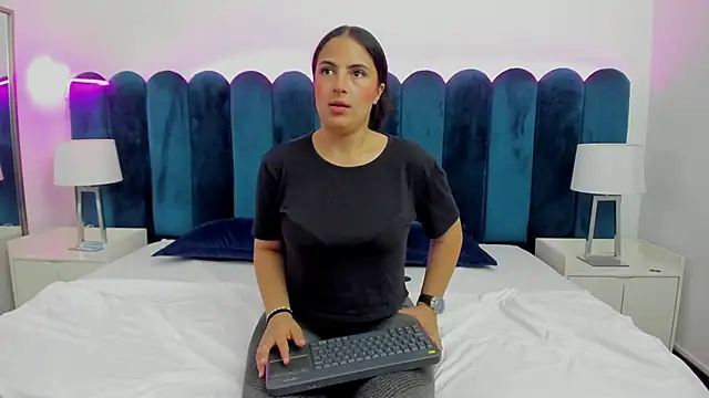 AuraSky  online show from 11/11/25, 07:25