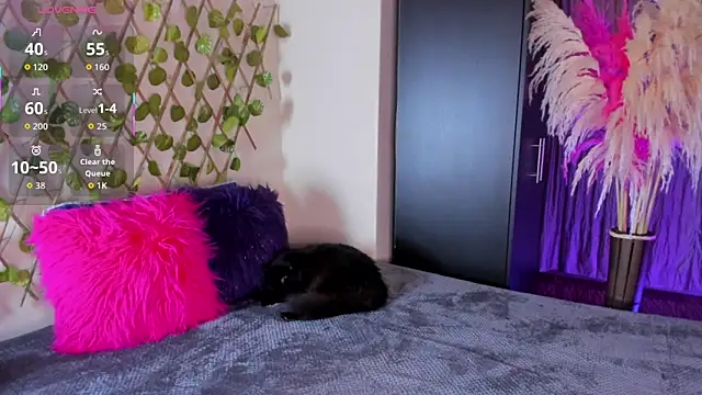 maddysonn 222 online show from 11/21/25, 09:13