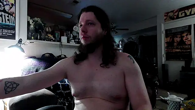 biggerisbetter12 online show from 11/19/25, 10:10