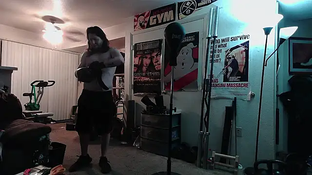 biggerisbetter12 online show from 04/28/26, 02:27