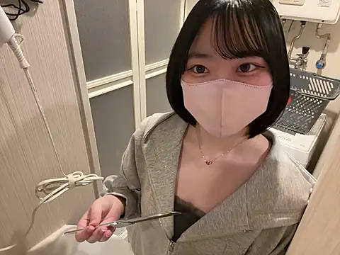 Snapshot of pinkudayo_girl chatting on 03/29/26, 04:34 pinkudayo girl online show from 03/29/26, 04:34
