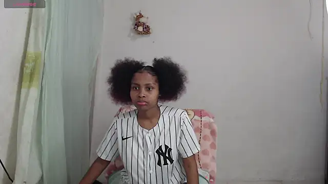 Snapshot of kataleya2021 chatting on 10/19/25, 12:33 kataleya2021 online show from 10/19/25, 12:33