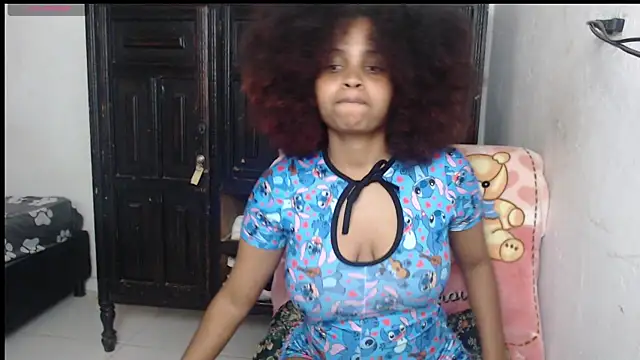 Snapshot of kataleya2021 chatting on 10/23/25, 03:28 kataleya2021 online show from 10/23/25, 03:28