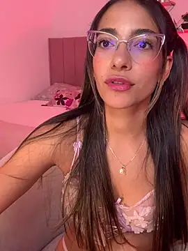 Snapshot of elegant__rouse chatting on 04/10/26, 10:36 elegant rouse online show from 04/10/26, 10:36