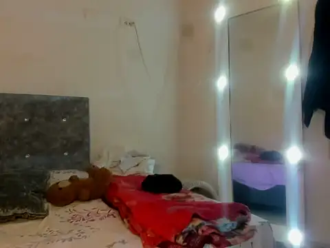 Snapshot of bad_girl_xxx chatting on 11/13/25, 07:18 bad girl xxx online show from 11/13/25, 07:18