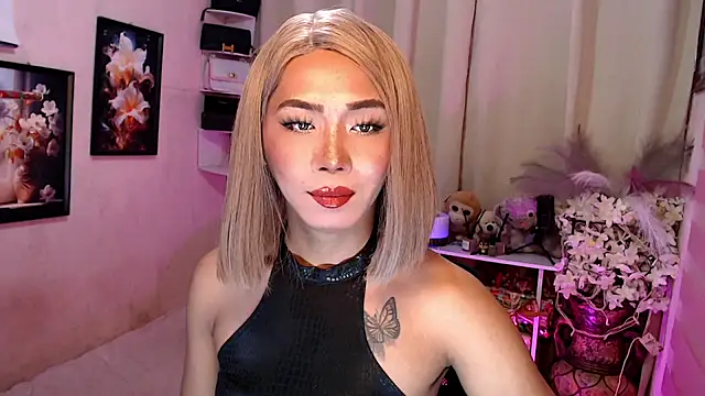 Snapshot of Katesy12 chatting on 12/15/25, 05:12 Katesy12 online show from 12/15/25, 05:12