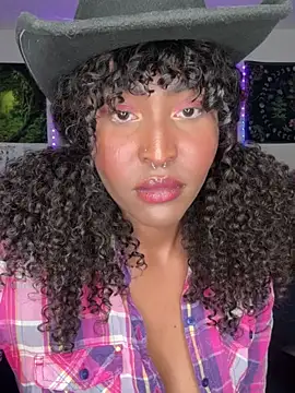 Snapshot of DaisyMynx chatting on 10/29/25, 03:09 DaisyMynx online show from 10/29/25, 03:09