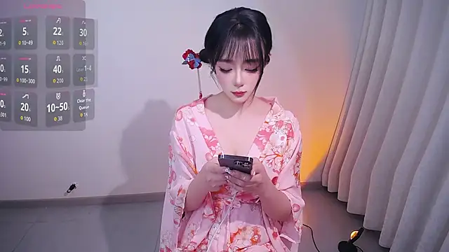 Snapshot of Kinadolly chatting on 05/12/26, 02:25 Kinadolly online show from 05/12/26, 02:25