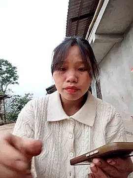 linh-miu99 online show from 02/11/26, 08:41