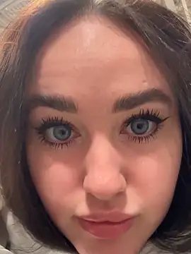 KiraSunshine online show from 11/13/25, 03:27