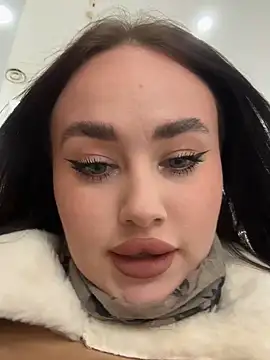 KiraSunshine online show from 11/17/25, 03:56