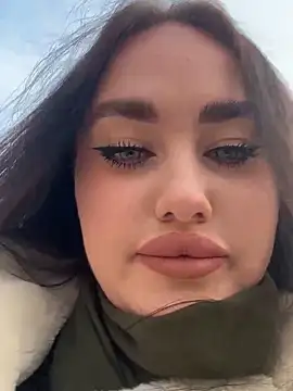 KiraSunshine online show from 11/20/25, 04:01