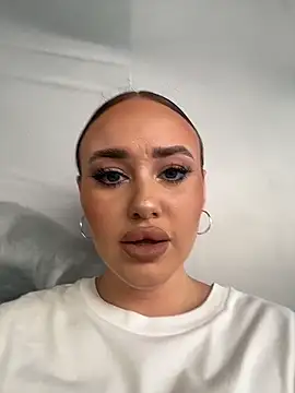 KiraSunshine online show from 02/15/26, 06:10